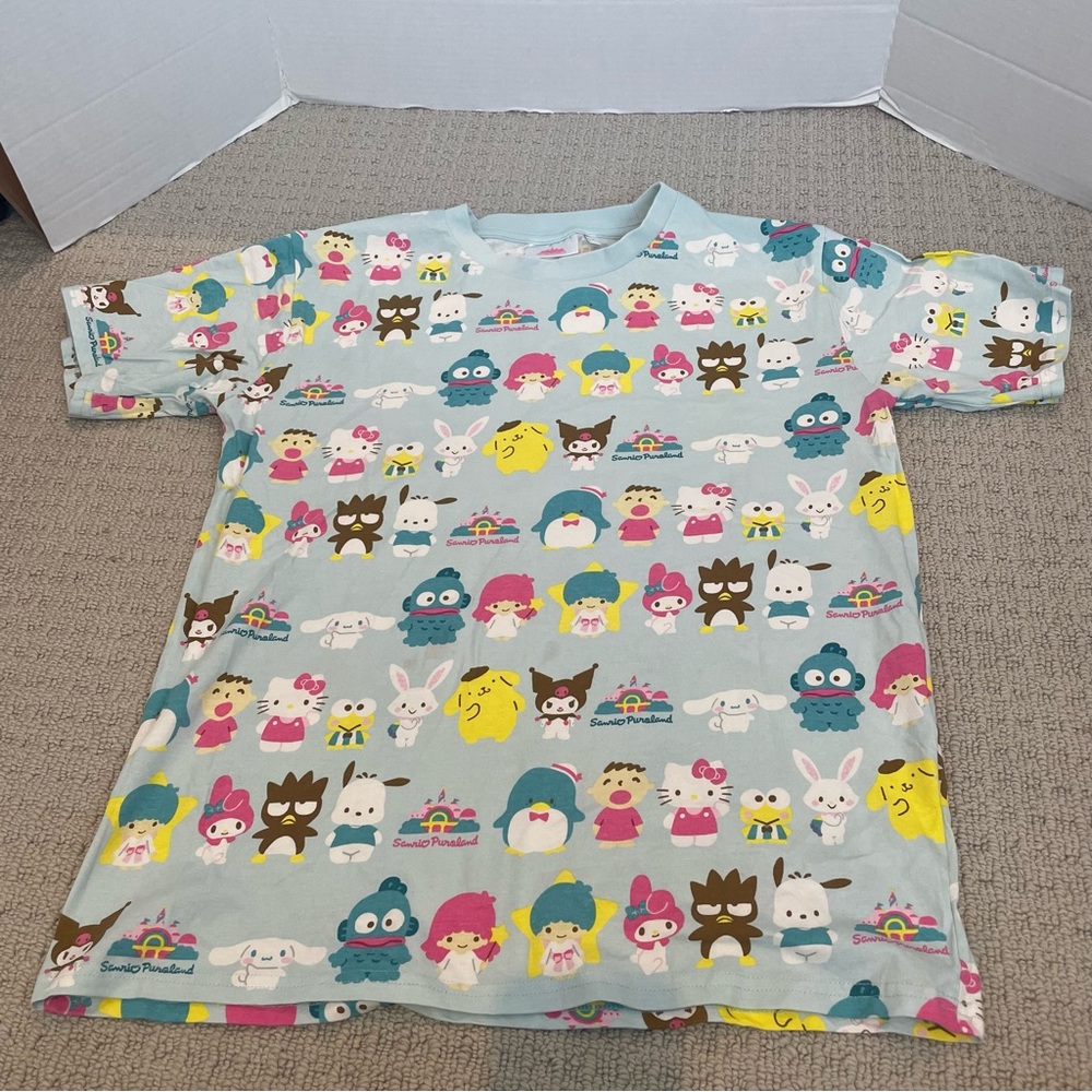 Cute women’s Sanrio puroland top